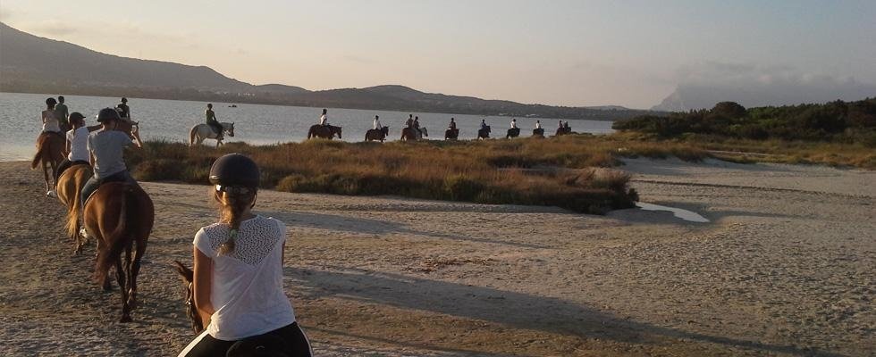 Eco turismo. l'altra Sardegna con i bambini cavalli